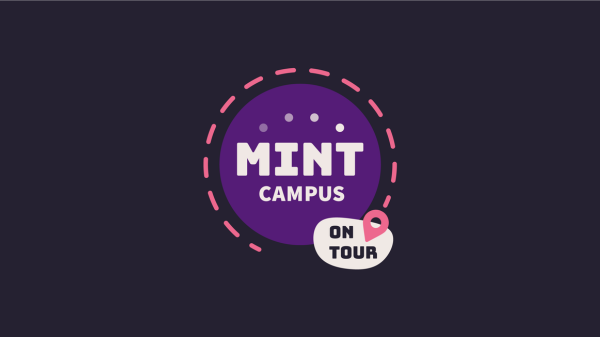 Ein Logo mit dunklem Hintergrund zeigt einen violetten Kreis, der von einer unterbrochenen rosa Linie umrandet ist. Darin steht in fetten weißen Buchstaben „MINT CAMPUS“. Darunter befindet sich eine weiße Standortnadel mit rosa Spitze, auf der in Schwarz die Worte „ON TOUR“ stehen, die die Veranstaltung MINT-Campus on Tour hervorheben.