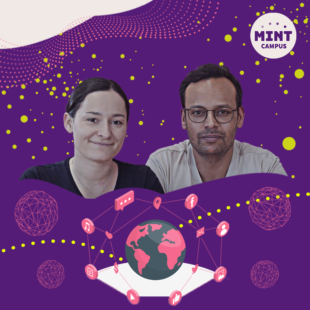 Ein Mann und eine Frau sitzen vor einem violetten Hintergrund mit gelben und rosa Punkten. Unter ihnen ist ein Globus, umgeben von Symbolen wie einer Chatblase, einer Musiknote und einer Kamera. Das Logo „MINT Campus“ befindet sich in der oberen rechten Ecke.